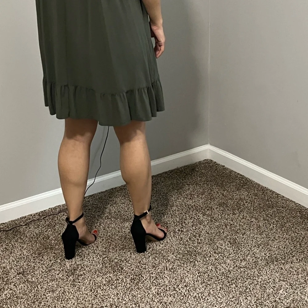 Green Dress​ - Picture 8 of 8
